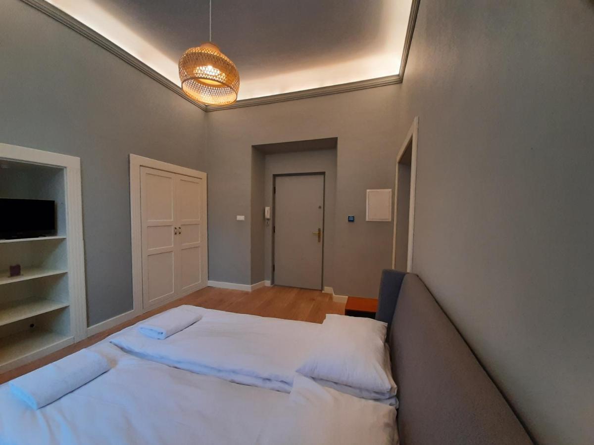 Florianska Gate Luxury Apartments คราคูฟ ภายนอก รูปภาพ