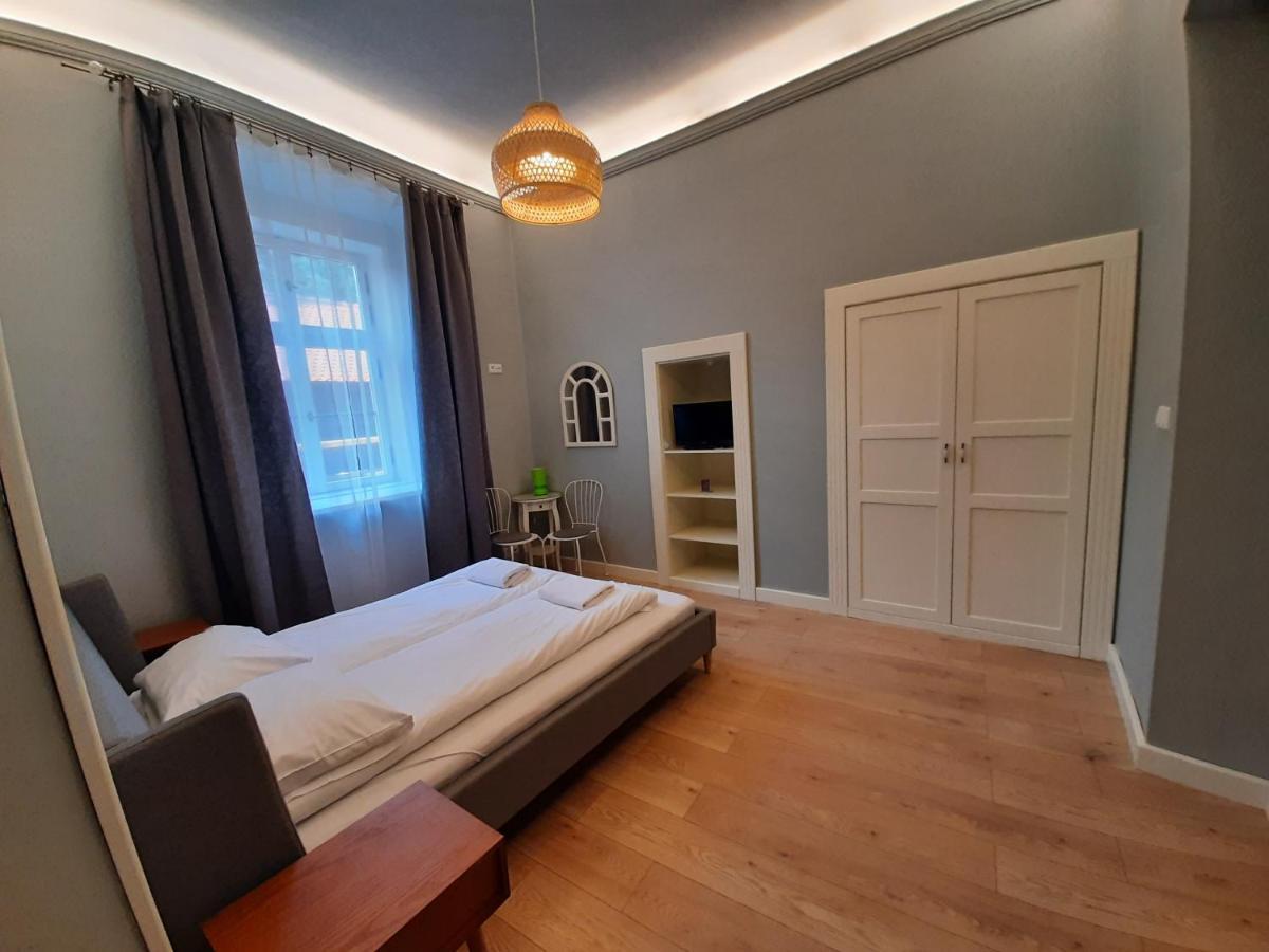 Florianska Gate Luxury Apartments คราคูฟ ภายนอก รูปภาพ