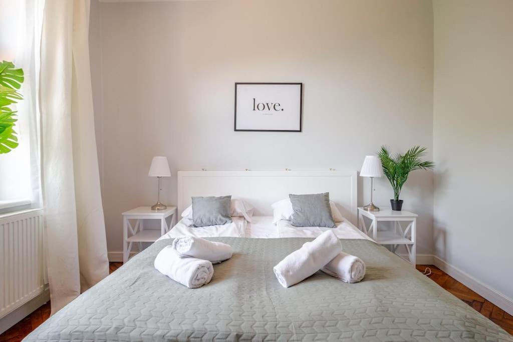 Florianska Gate Luxury Apartments คราคูฟ ภายนอก รูปภาพ